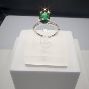 Sterling Silver Ring With Pear-Cut Green Gemstone & Pave Accent Stones Size 7